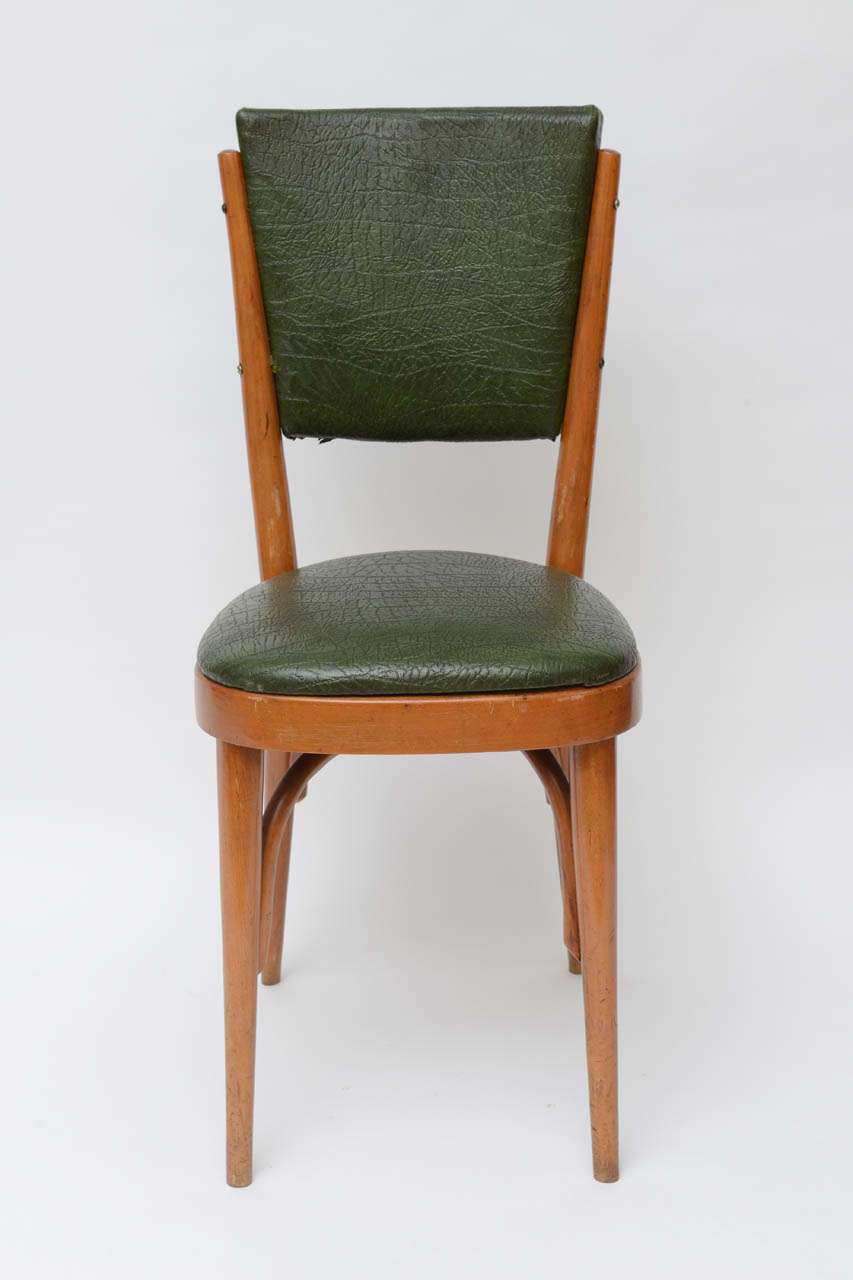 Great set of modernist dining or Bistro chairs in wood. 
Original condition.