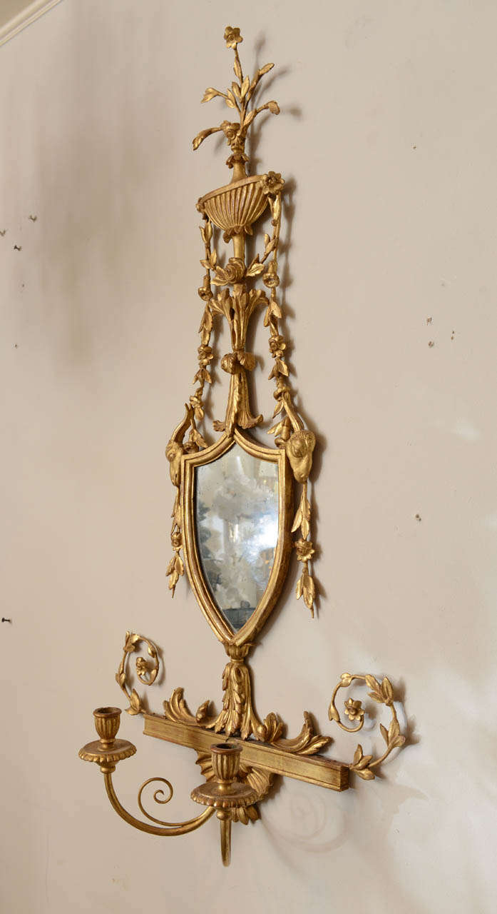Paire d'appliques à miroir en bois doré du XIXe siècle en vente 2