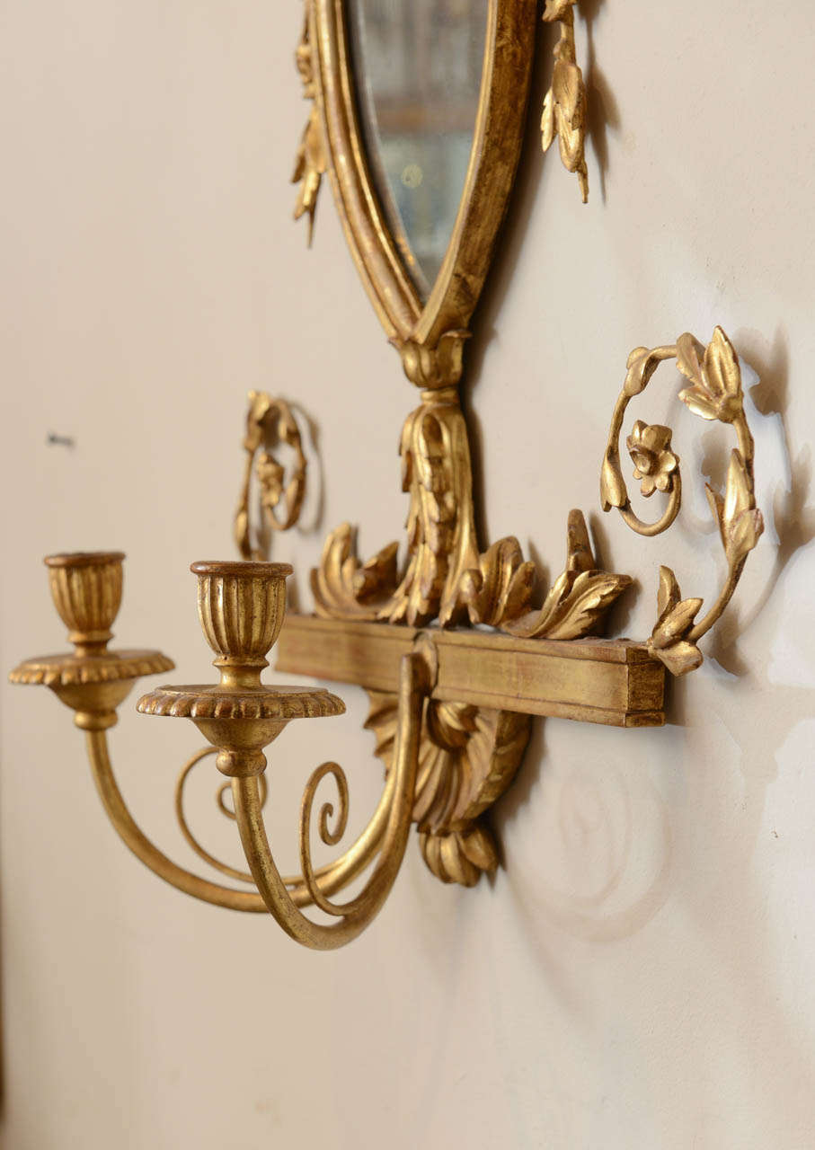 Paire d'appliques à miroir en bois doré du XIXe siècle en vente 3