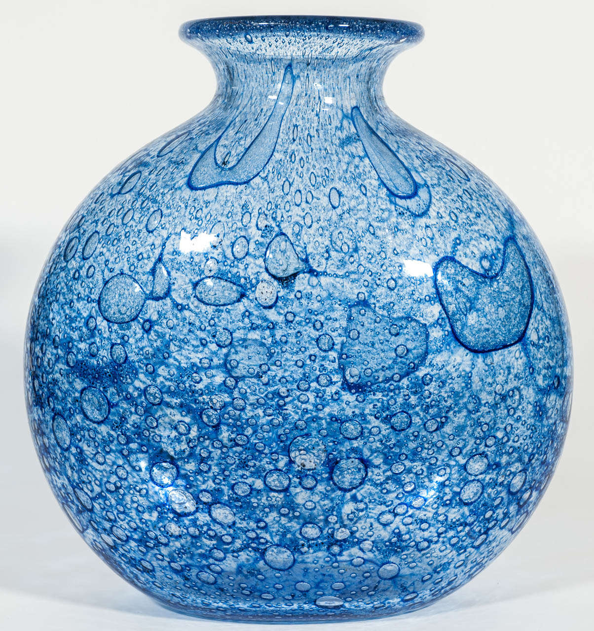 Ercole Barovier Efeso vase, clear glass with blue inclusions.