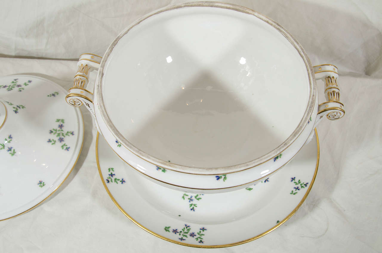 Antique Paris Porcelain Soup Tureen Cornflower Sprig Pattern In Excellent Condition In Katonah, NY
