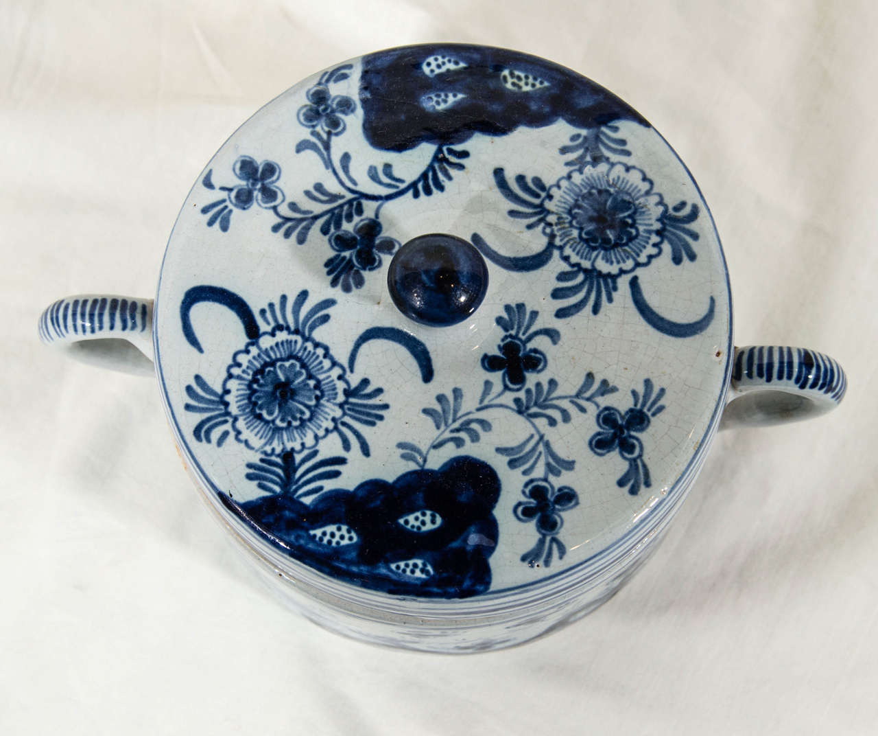 Qing Pair of Blue and White Dutch Delft Covered Jars