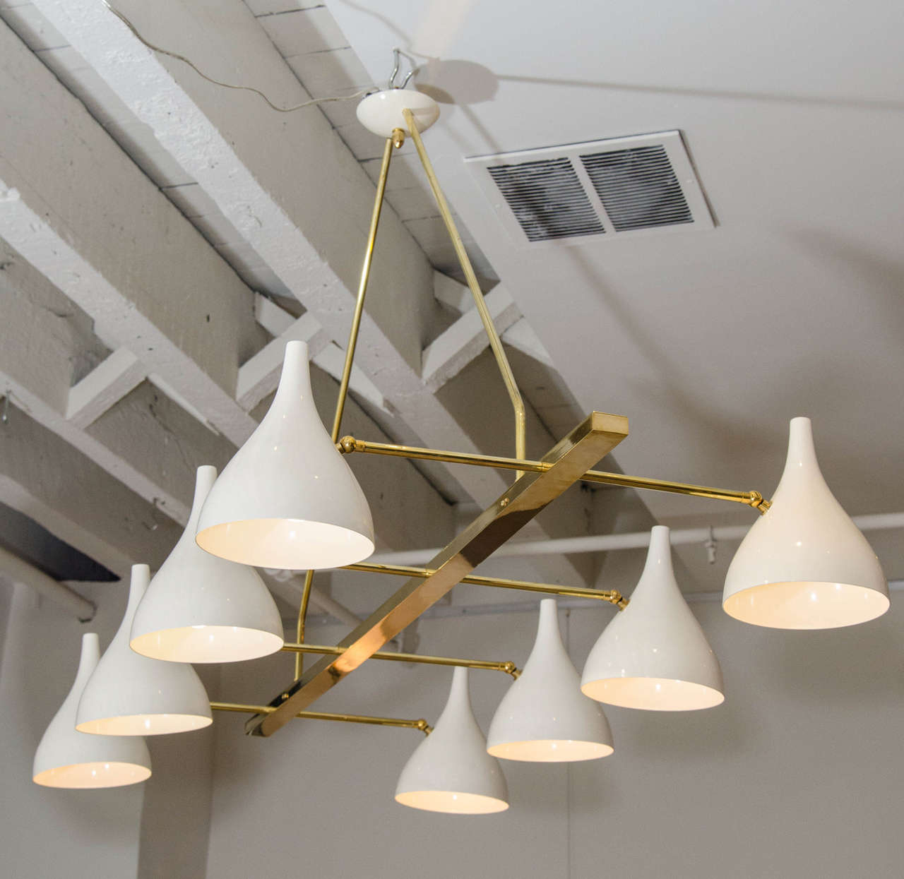 Mid-20th Century Off White Tole Chandelier with Eight Shades, Italy circa 1960s