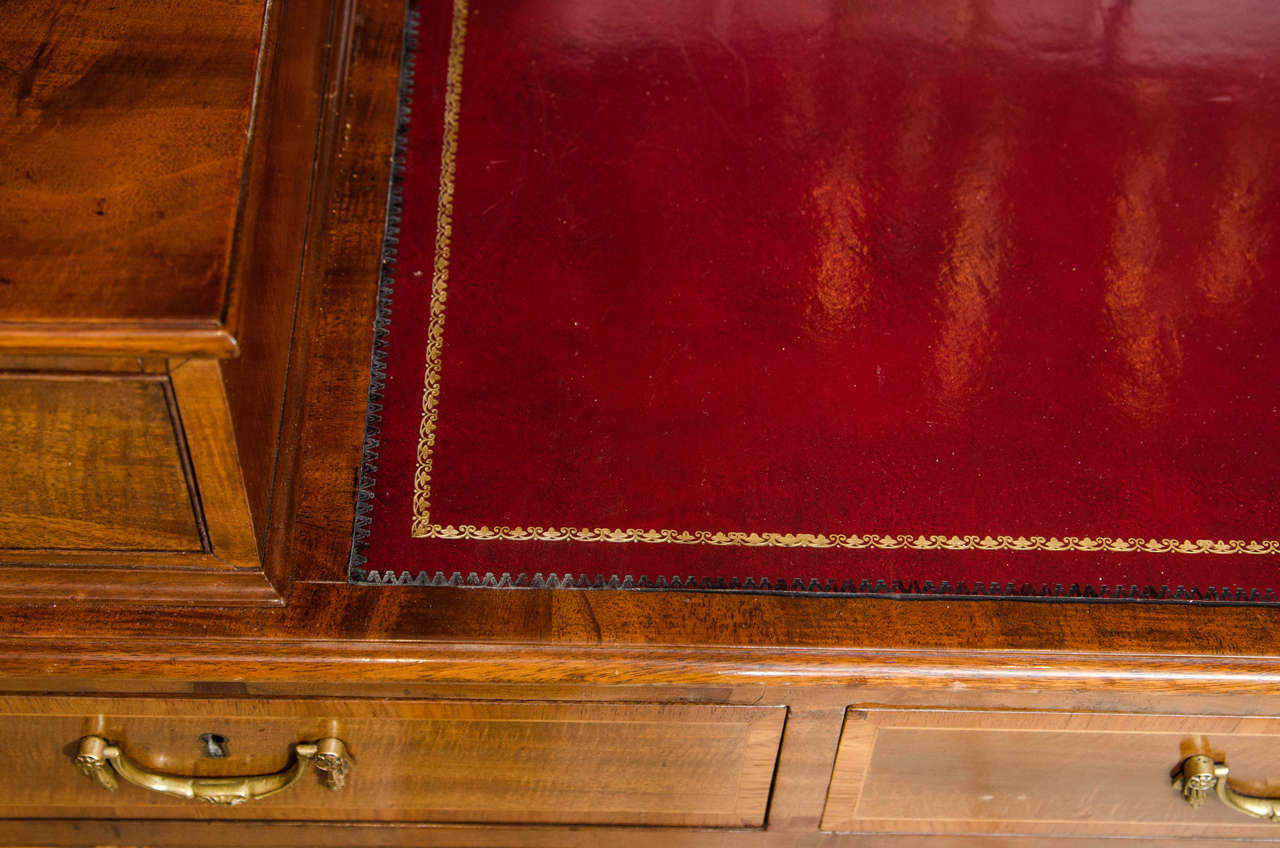 Georgian Mahogany Carlton House Desk In Excellent Condition In Westwood, NJ