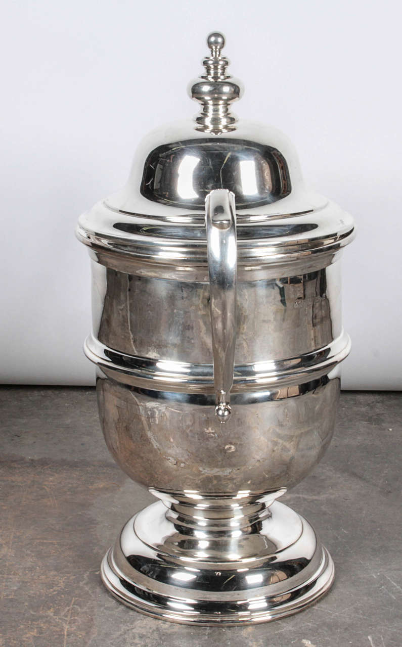 1930 English Silver Trophy Cup with Lid In Excellent Condition For Sale In New York, NY