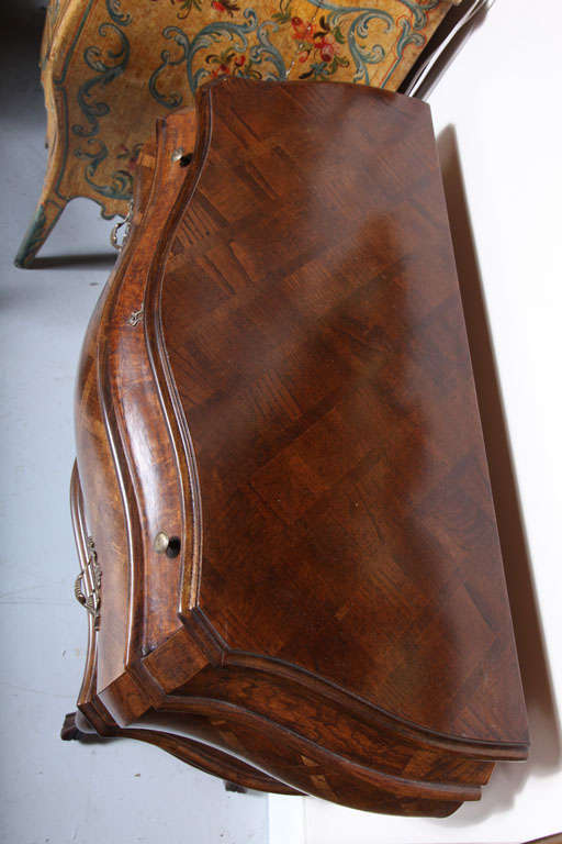 Elegant Bombay Chest In Excellent Condition In West Palm Beach, FL