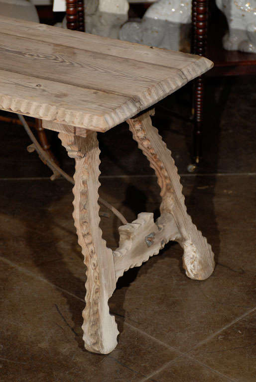 Spanish Baroque Style Bleached Wood Coffee Table with Lyre Legs and Carved Décor In Good Condition In Atlanta, GA