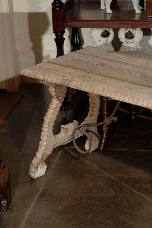 20th Century Spanish Baroque Style Bleached Wood Coffee Table with Lyre Legs and Carved Décor