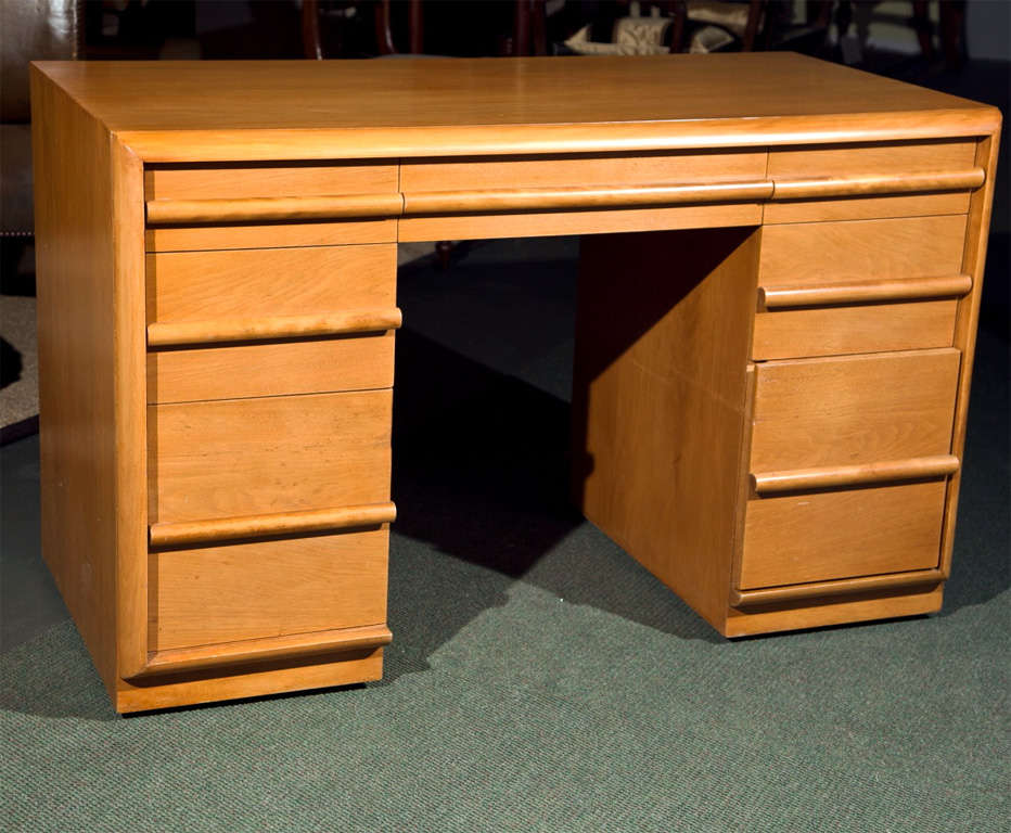 T.H. Robsjohn-Gibbings Desk and Chair In Excellent Condition In Stamford, CT