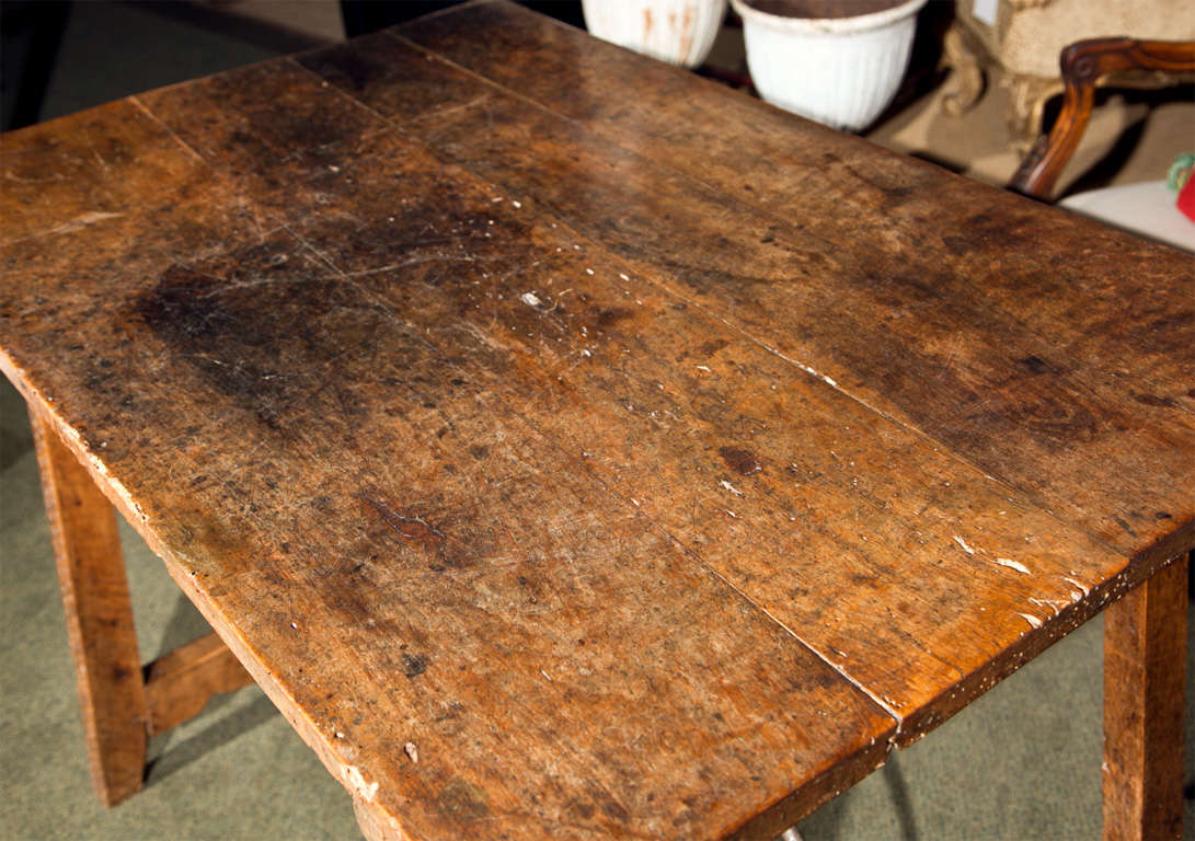 Spanish Walnut Tressle Table In Good Condition For Sale In Stamford, CT