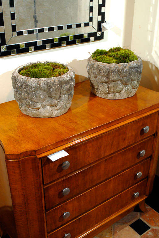 Pair of Planters in Faux Stone Design 3