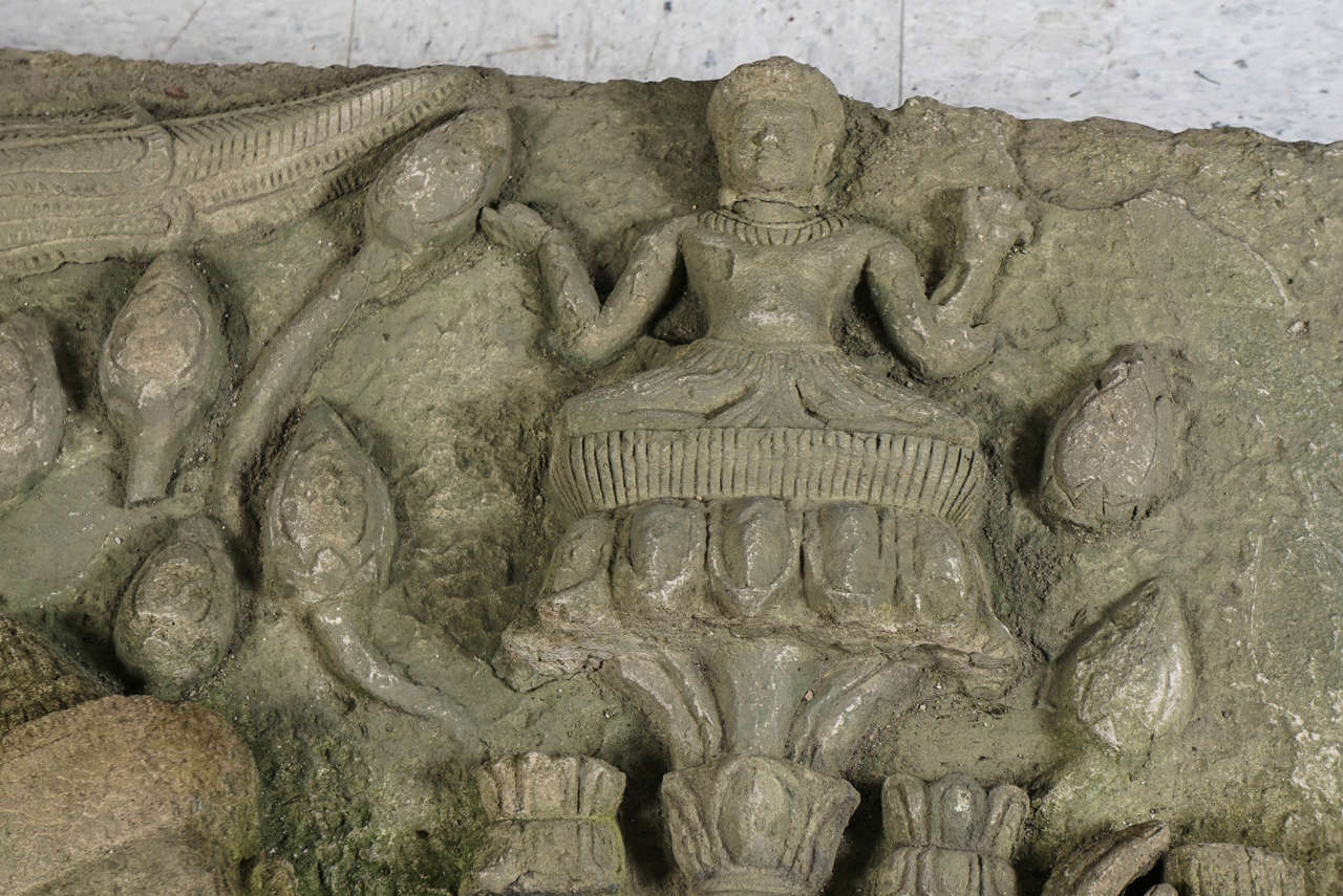 Autre Sculpture de temple en relief en pierre siamoise de la fin du 19e siècle en vente