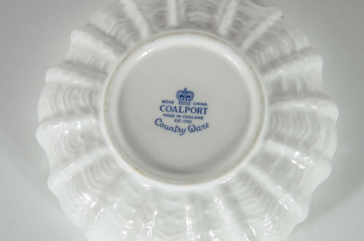 Mid-Century Modernist Urchin Design Bone China Bowl by Coalport In Excellent Condition For Sale In New York, NY