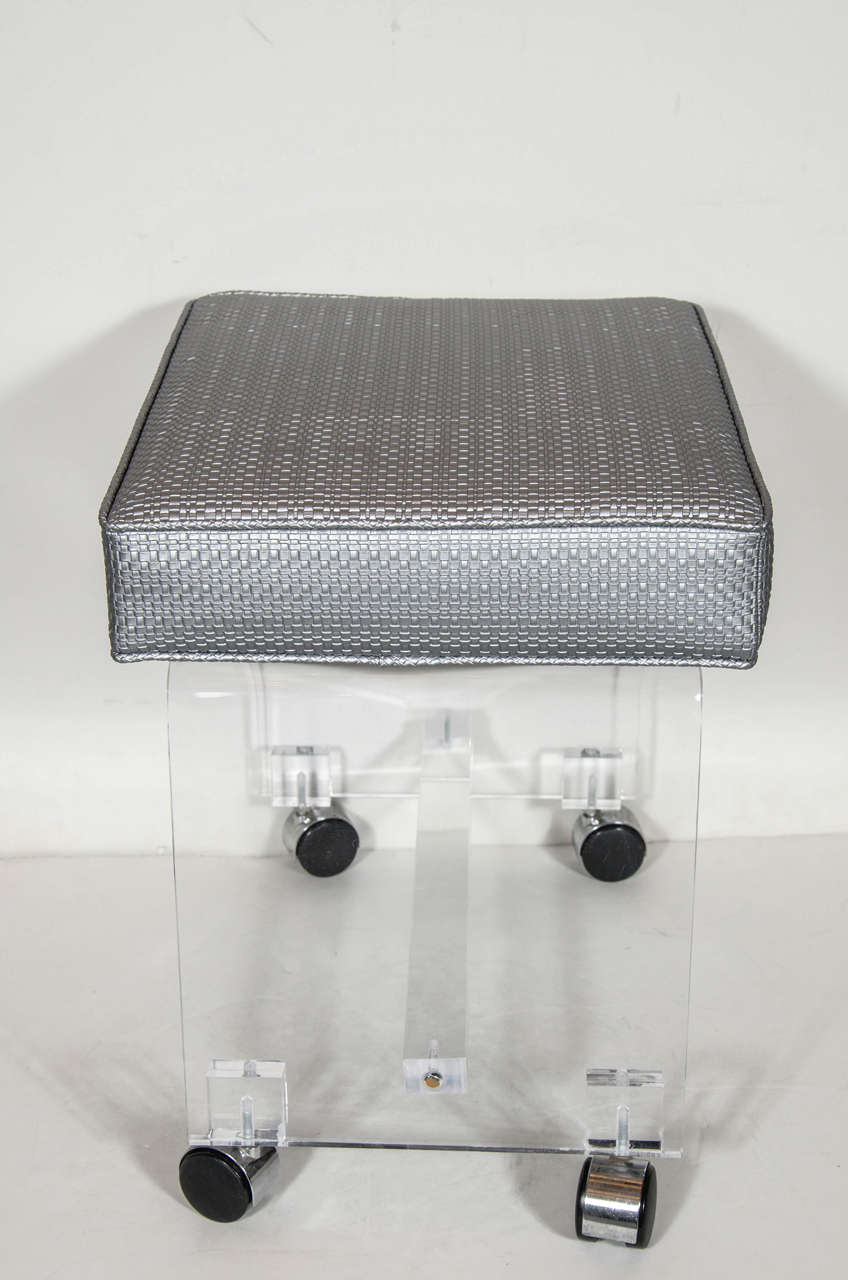 American Mid-Century Modernist Waterfall Lucite Stool in Platinum Metallic Textured Woven For Sale