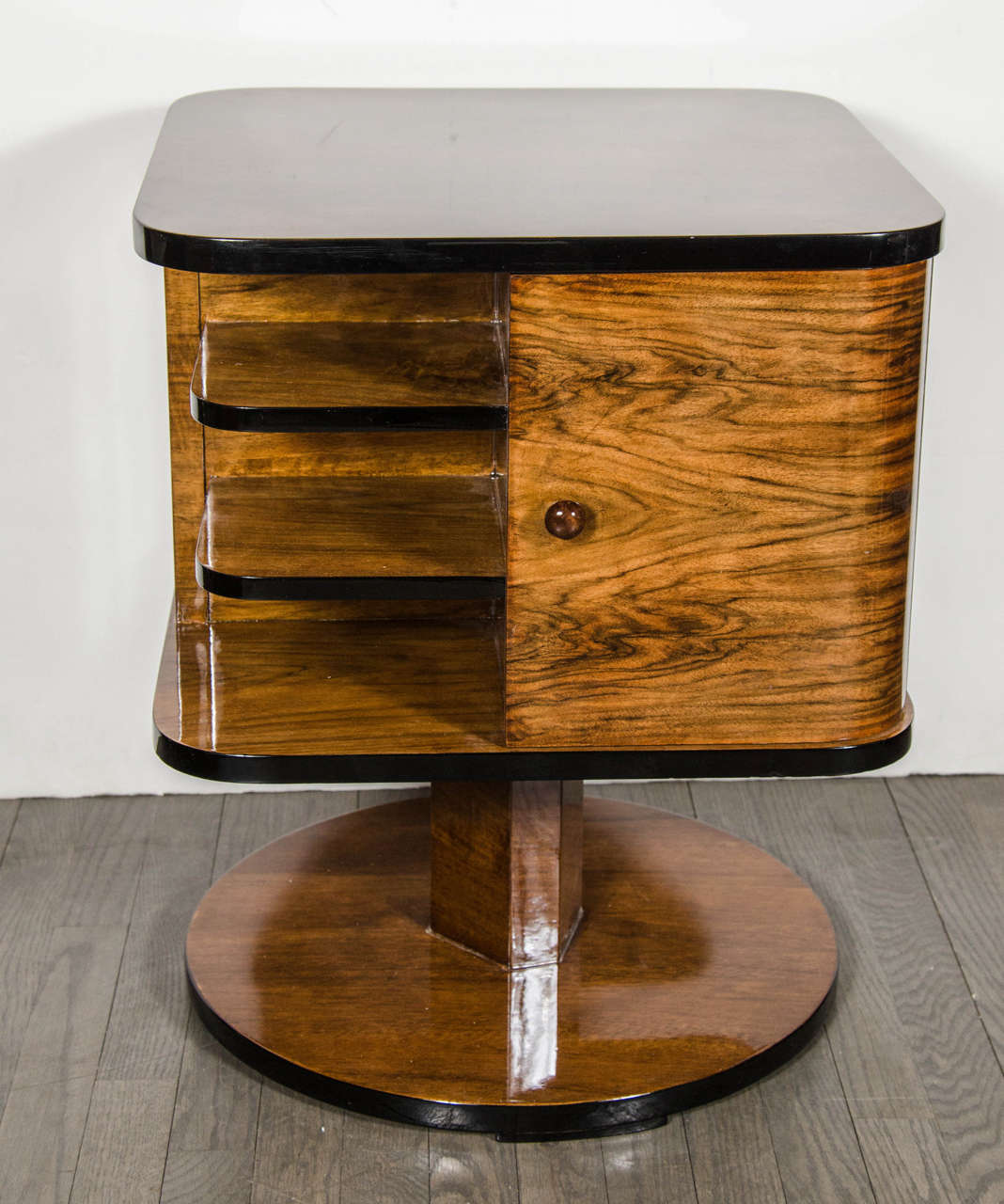 Rare and Exceptional Revolving Occasional Table In Exotic Burled Walnut