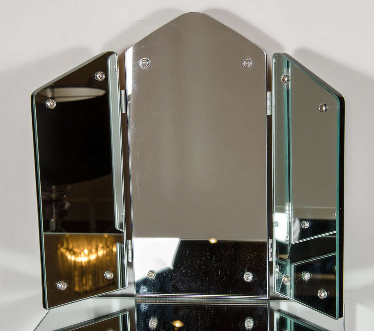Hollywood Regency Gorgeous 1940s Mirrored Vanity with Tri-Fold Mirror and Cabriole Legs