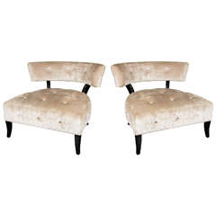 Elegant Pair of Curved Back Klismos Chairs in the Style of William Haines