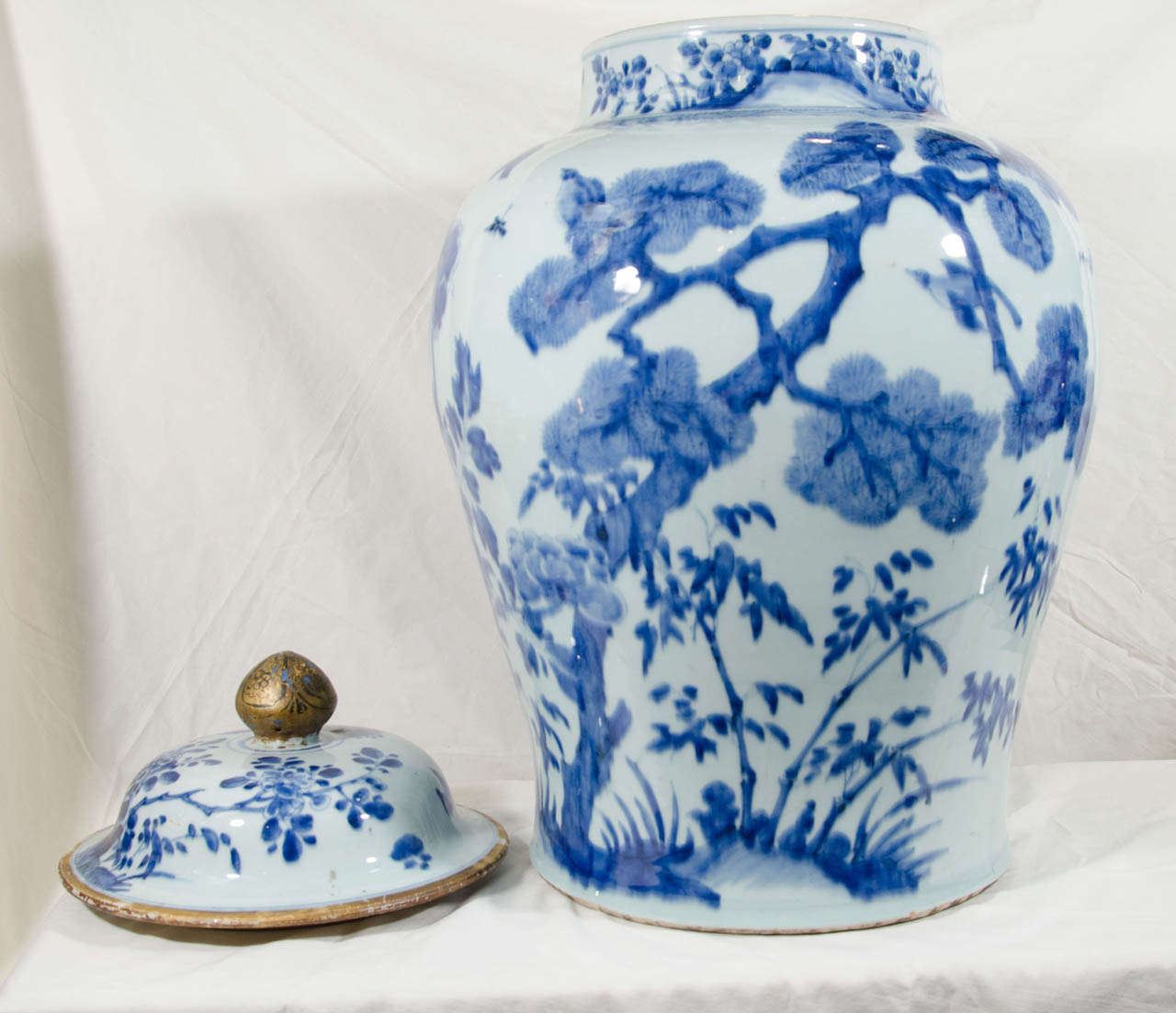 18th Century and Earlier A Massive Blue and White Kangxi Covered Temple Jar