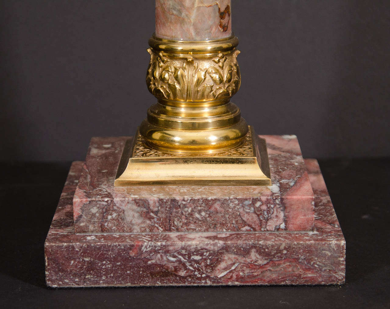 Rouge Colored Marble And GIlt Bronze Table Lamp In Excellent Condition For Sale In New York, NY
