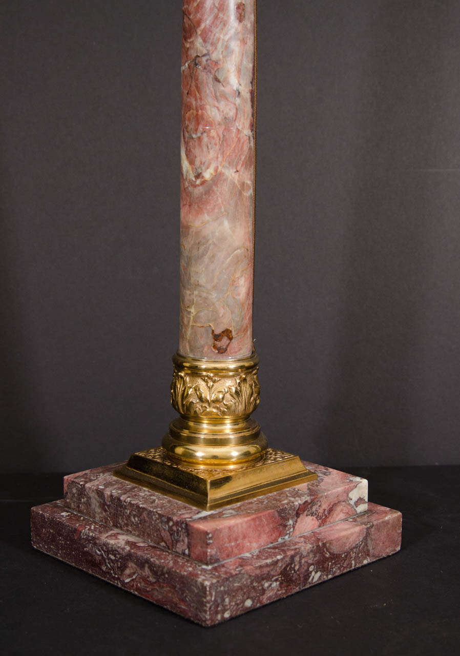 19th Century Rouge Colored Marble And GIlt Bronze Table Lamp For Sale
