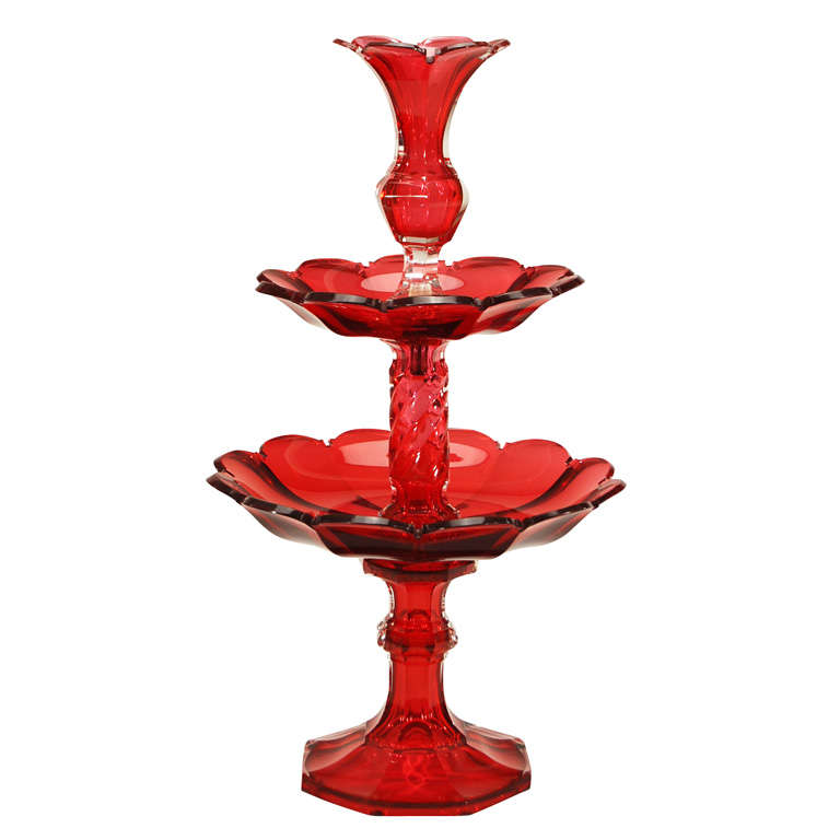Inglés s. XIX Centro de mesa/pergamino de 3 piezas de cristal de arándano rojo en venta