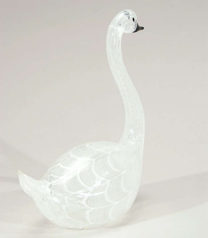 Venetian Hand Blown Full-Figure Swan In Excellent Condition In Great Barrington, MA
