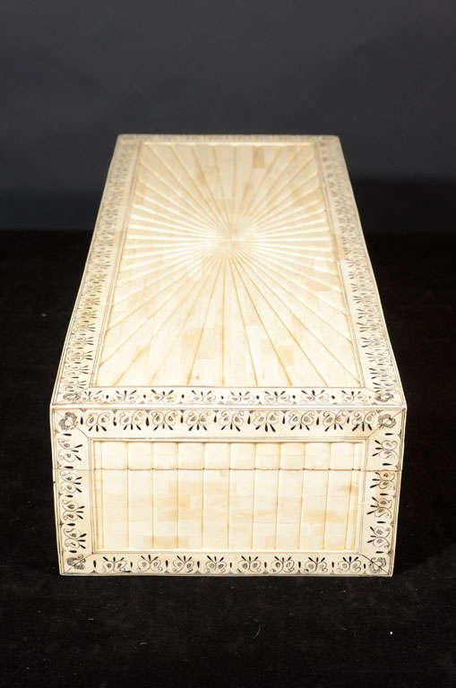 Carved and decorated bone box with inlay For Sale 3