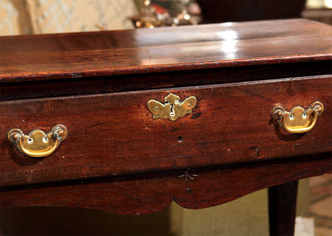 English oak country lowboy. In Good Condition For Sale In Seattle, WA