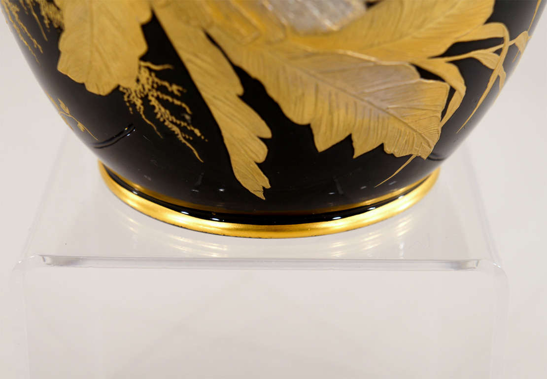 19th Century Aesthetic Movement Black Porcelain Vase with Gold & Platinum For Sale 4