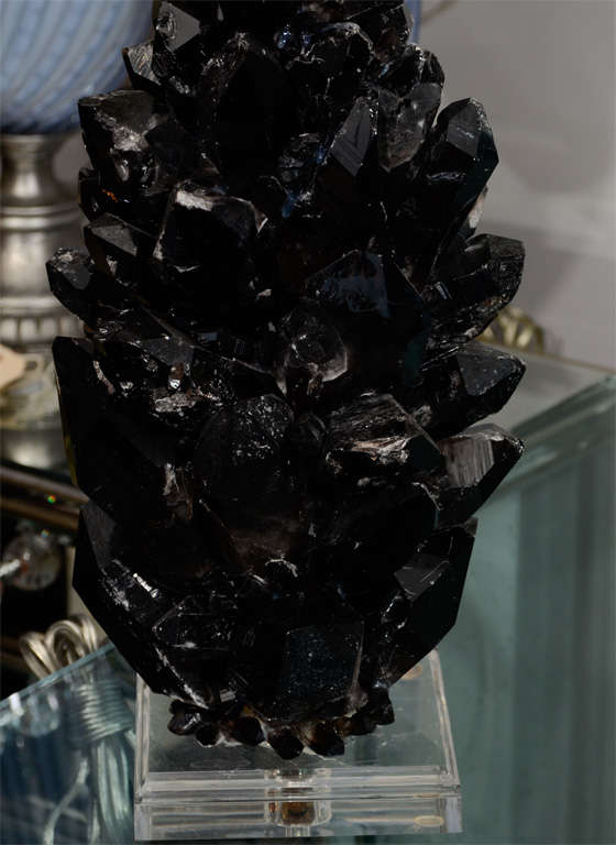 Pair of Custom Black Quartz Crystal Lamps with Lucite Bases In New Condition In New York, NY