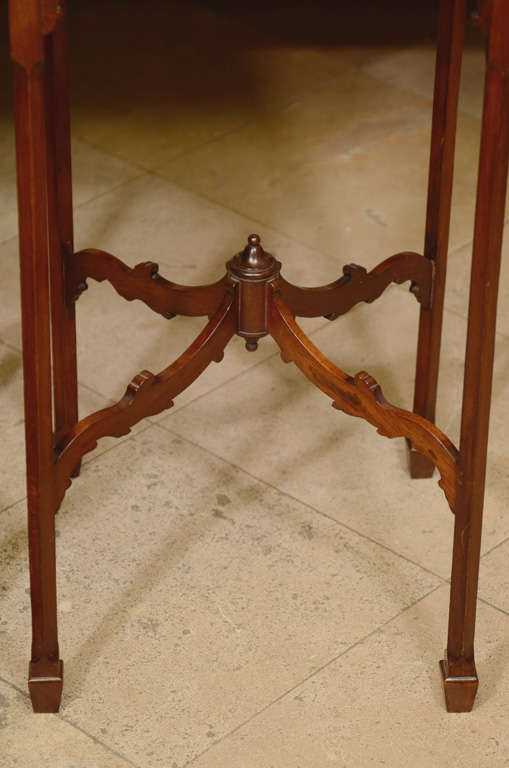 Pair of George III Mahogany Urn Stands In Excellent Condition In Westwood, NJ