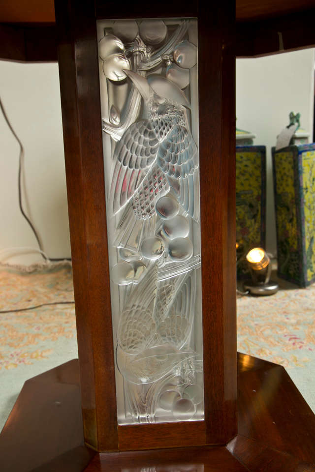 20th Century Lalique  Atlantique Pedestal Table For Sale