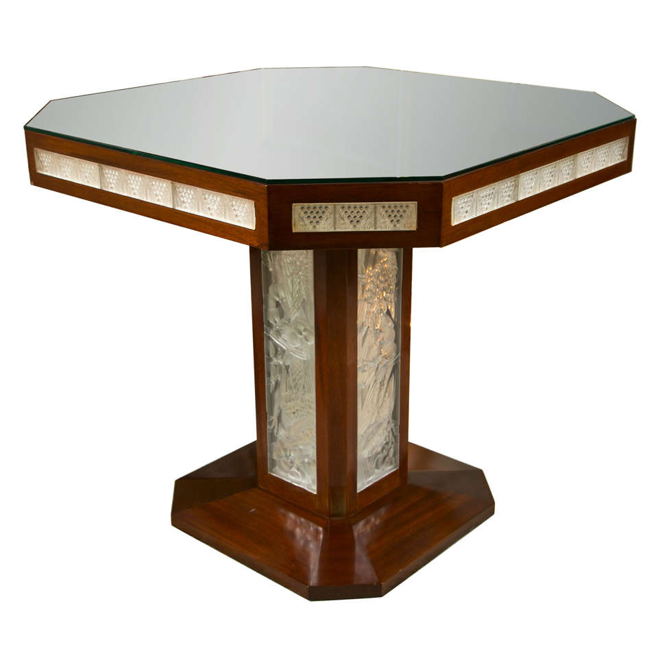 Lalique  Atlantique Pedestal Table For Sale