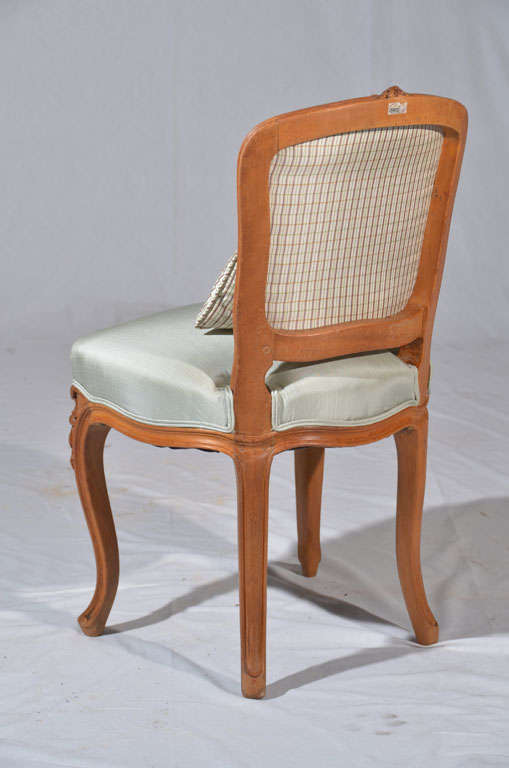 Walnut child's chair in the style of Louis XV For Sale 2