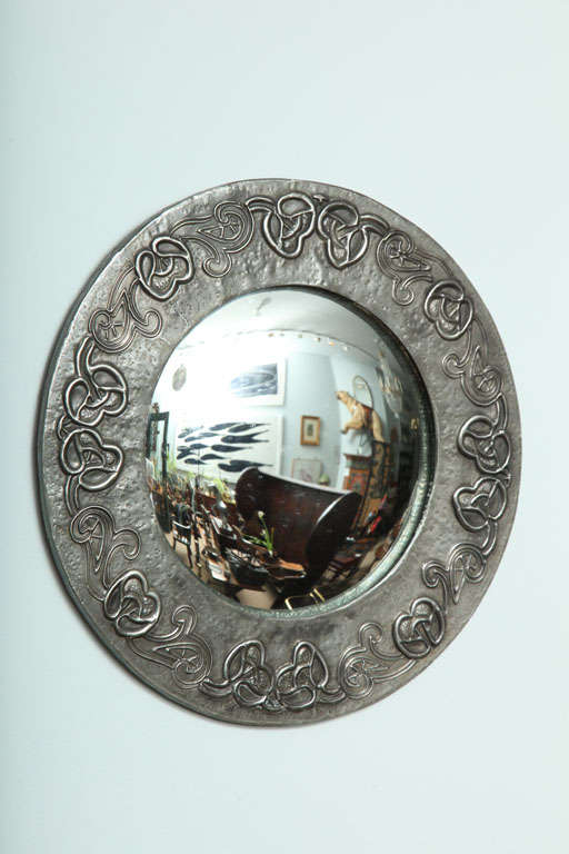 An English Arts & Crafts Hand-Hammered Pewter Round Mirror In Excellent Condition In Greenwich, CT