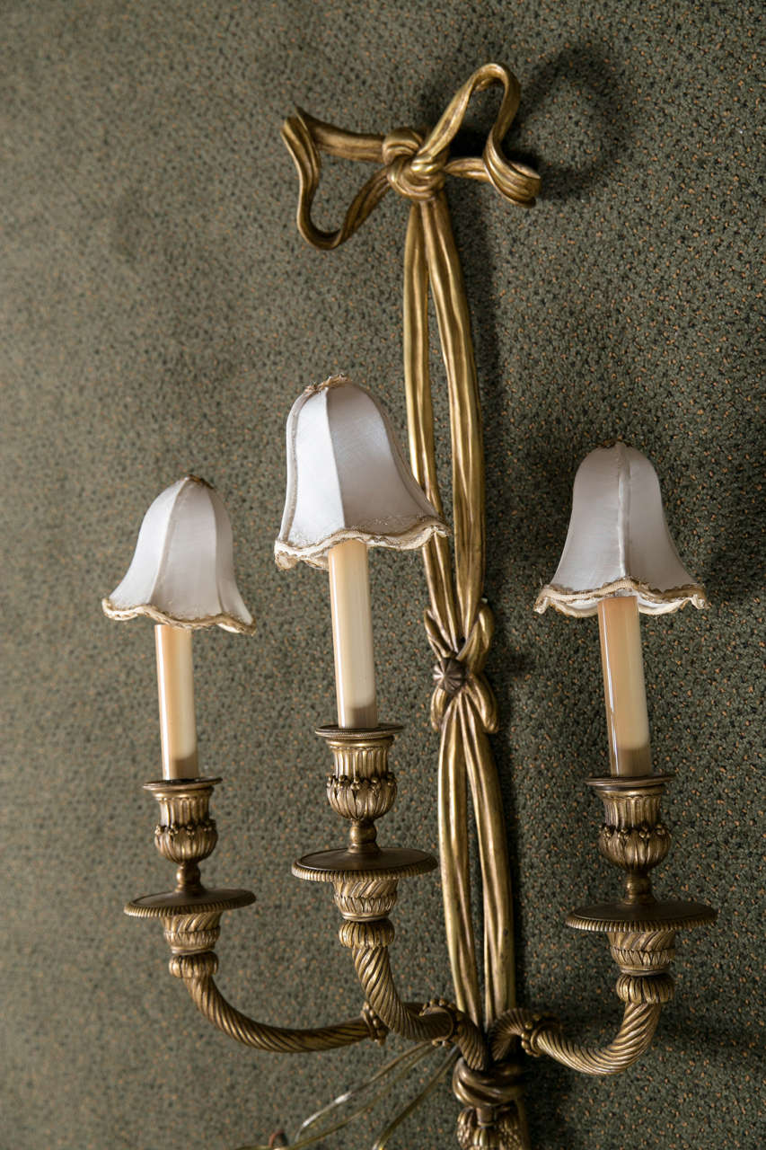 Pair of Edwardian Bow and Tassel Sconces In Good Condition For Sale In Stamford, CT