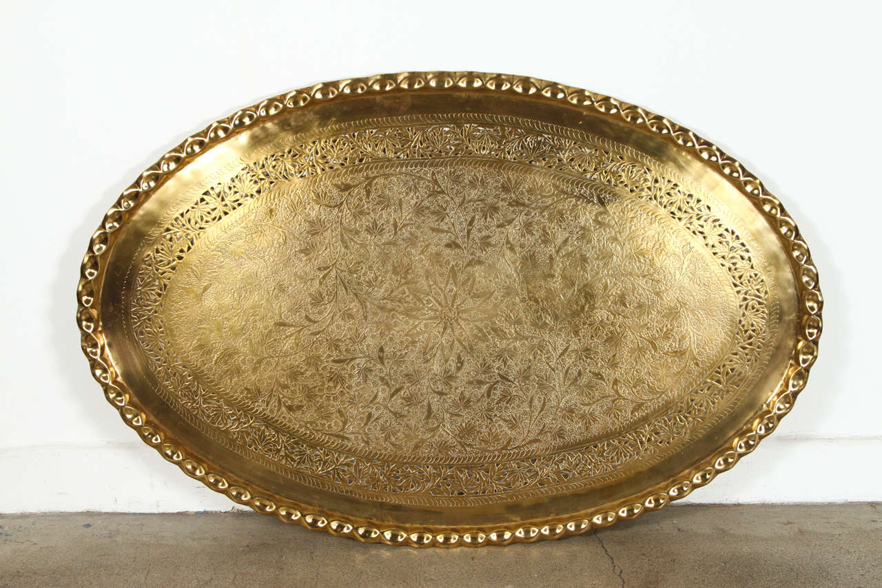 Moroccan Large Oval Brass Tray Table In Excellent Condition In North Hollywood, CA