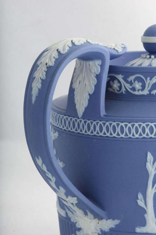 A Rare Unmarked Adams Blue And White Jasper Teapot In Excellent Condition For Sale In New York, NY