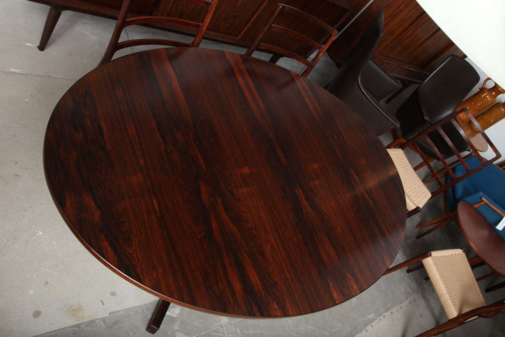 Vintage Modern Oval Dining Table at 1stDibs