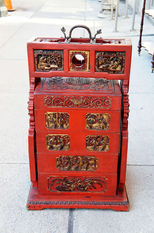 Fine Chinese Lacquered Food Storage Box of Impressive Size In Good Condition For Sale In Hudson, NY