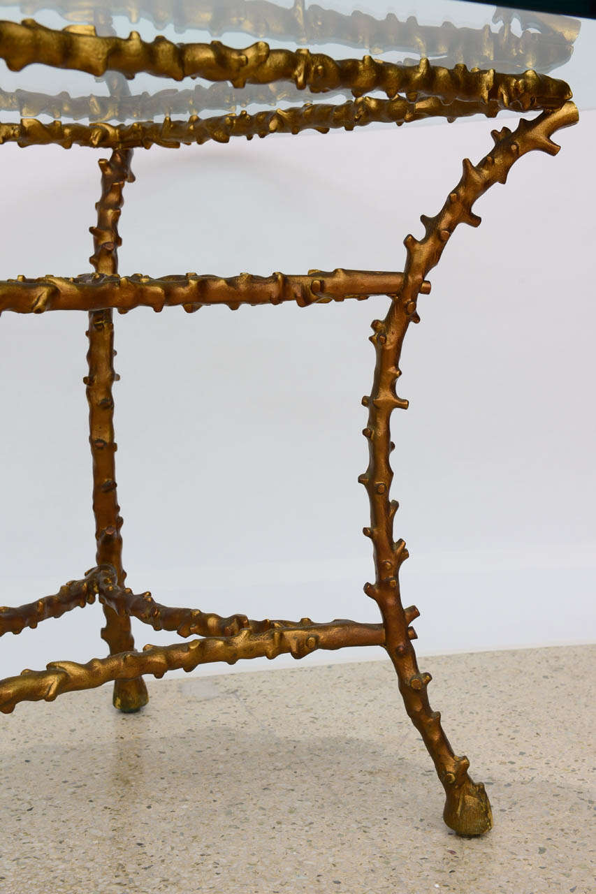 Table de salle à manger moderne française en bronze doré et verre, Maison Bagues en vente 2