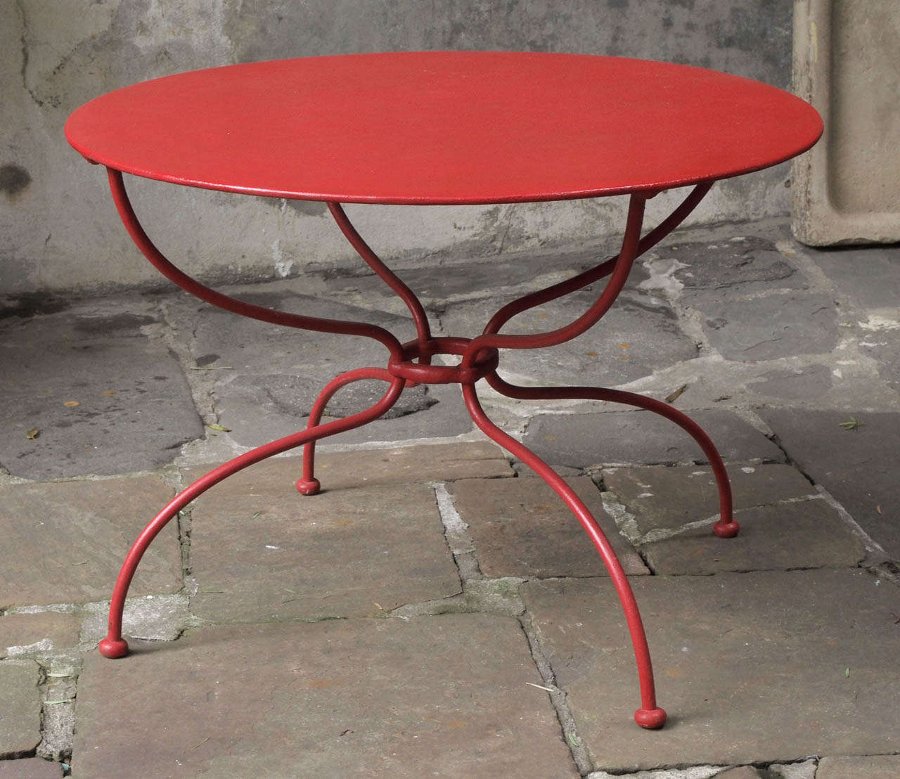 19th century French painted iron round garden table with 