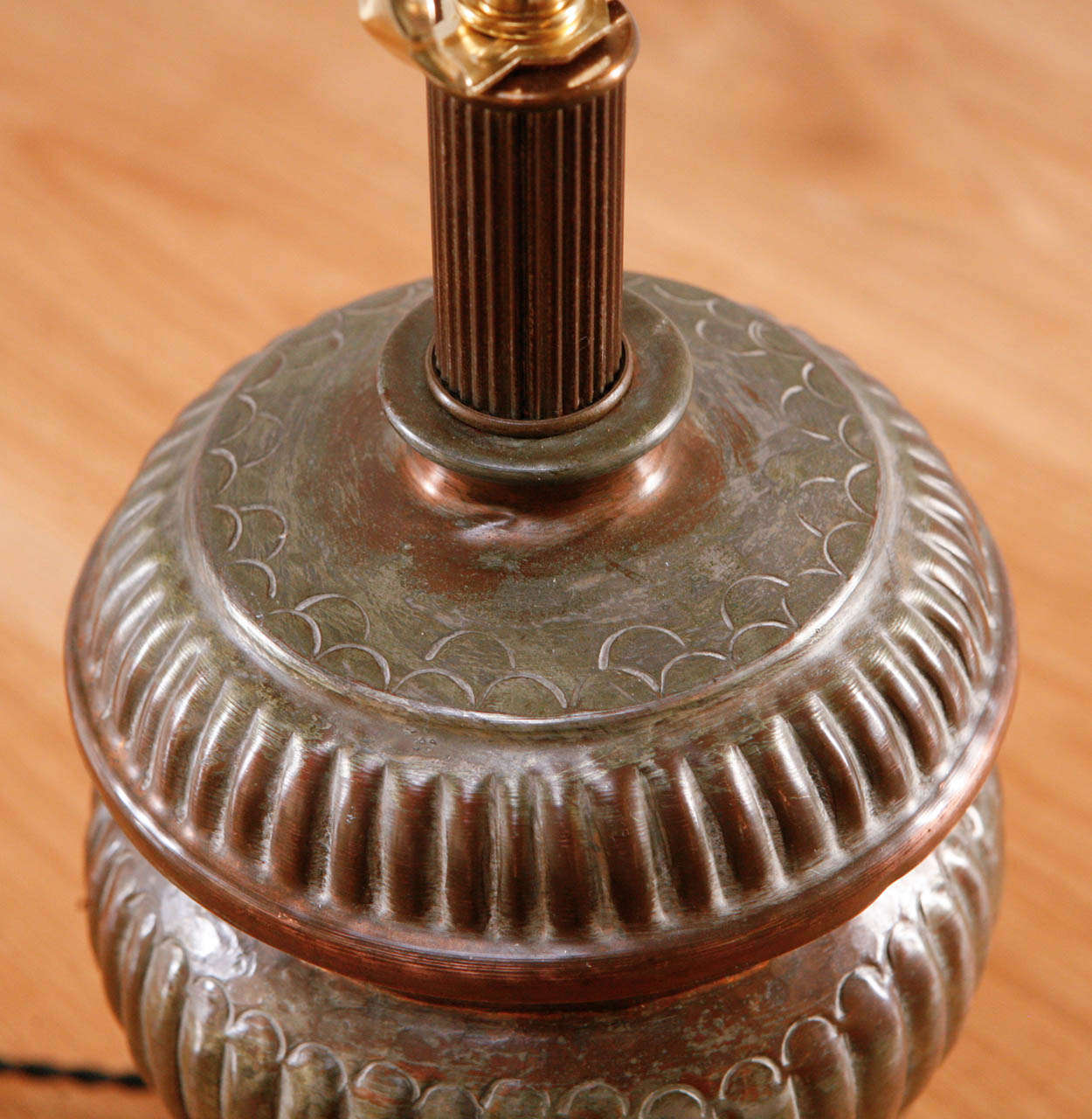 Vintage Copper Table Lamp with Scallop Motif 2