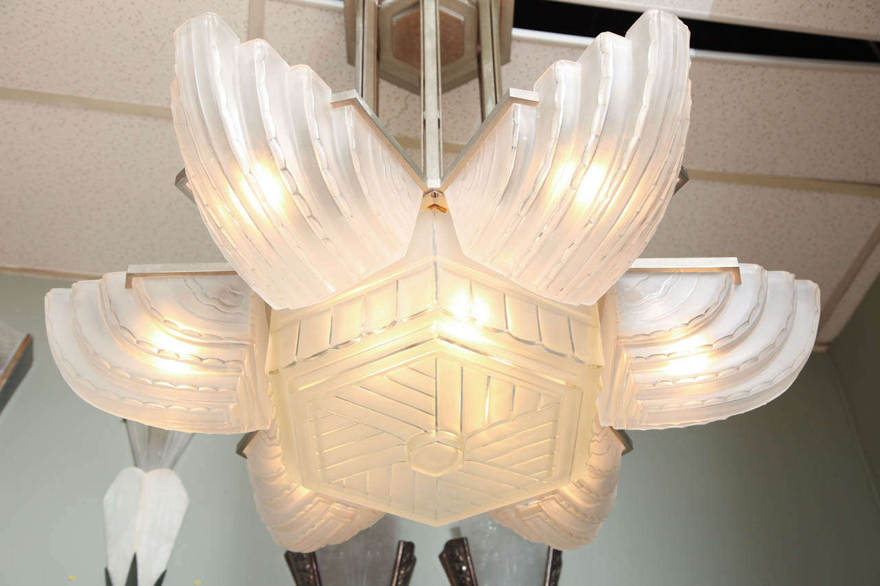 French Large and Important Art Deco Chandelier by Sabino For Sale