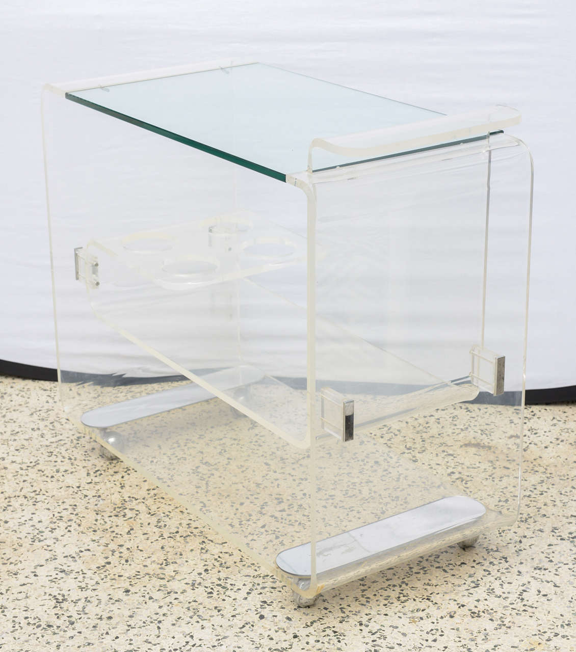 Lucite Bar Cart attributed to Pace Collection, USA 1960s In Good Condition In Miami, FL