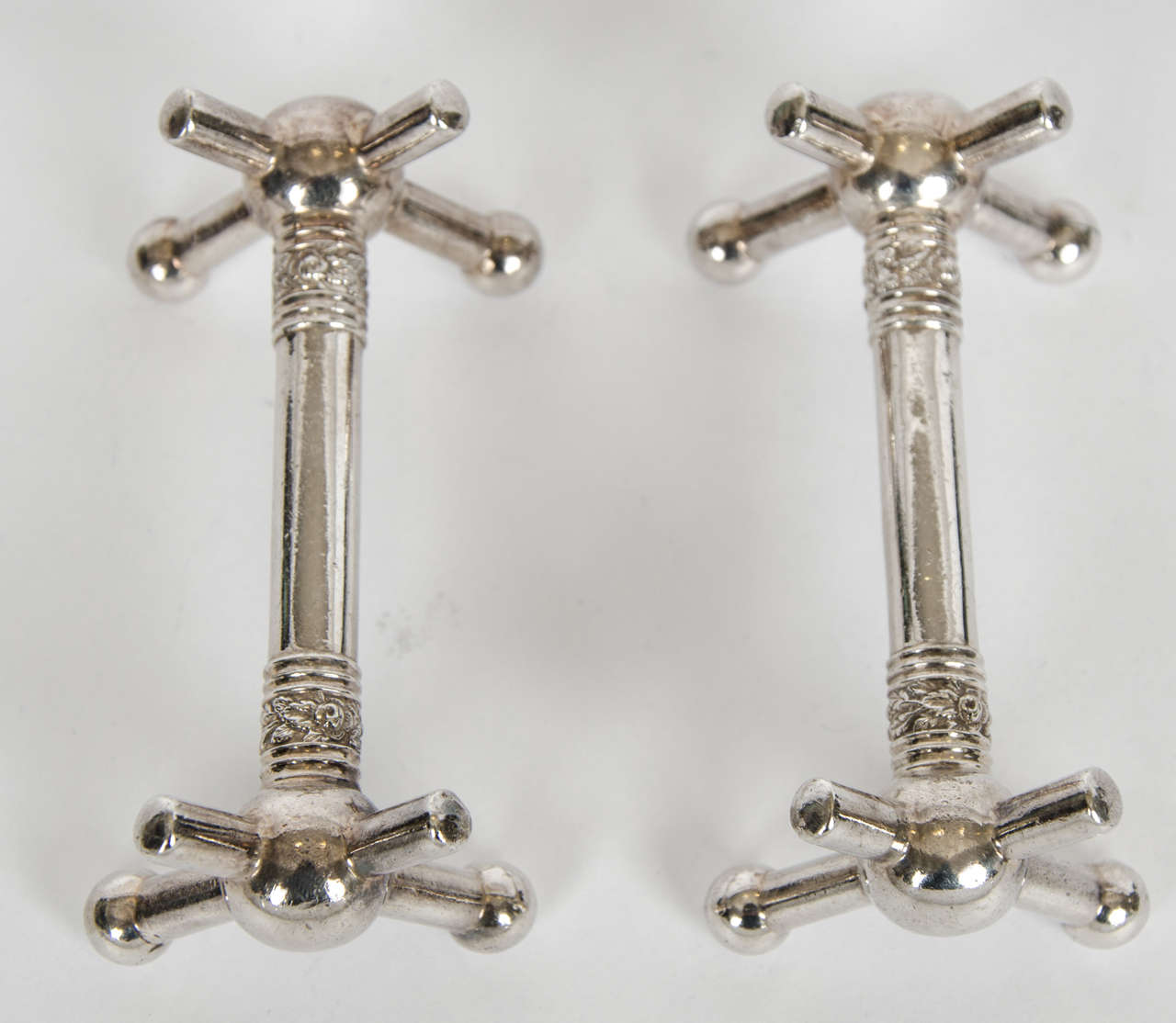 Silver plate pair of knife rests c.1920. Great for any carvery set.