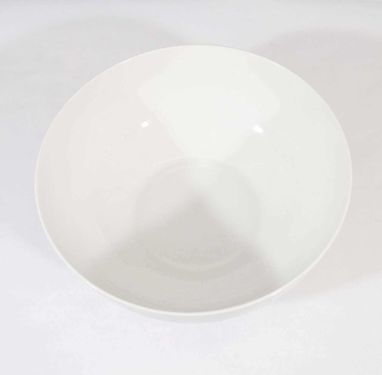 Scandinavian Modern Pair of White Royal Copenhagen Bowls by Axel Salto In Good Condition In New York, NY