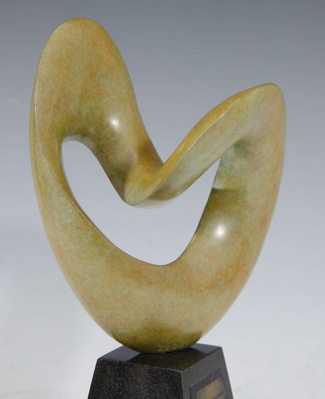 Abstract Bronze Sculpture by Richard Erdman Awarded to Dr. Kathryn W. Davis In Good Condition In New York, NY