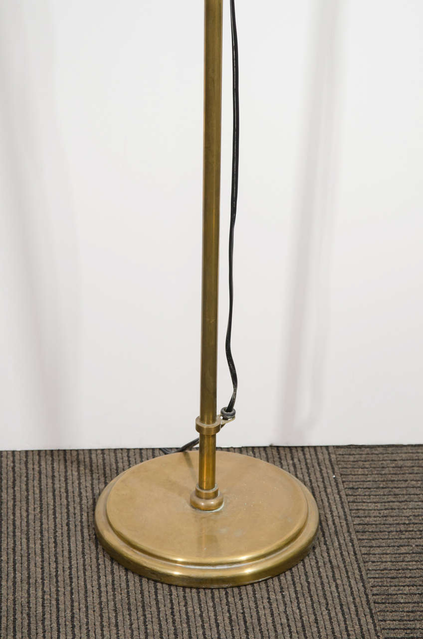 A Midcentury Brass Floor Lamp with Adjustable Pole In Good Condition In New York, NY
