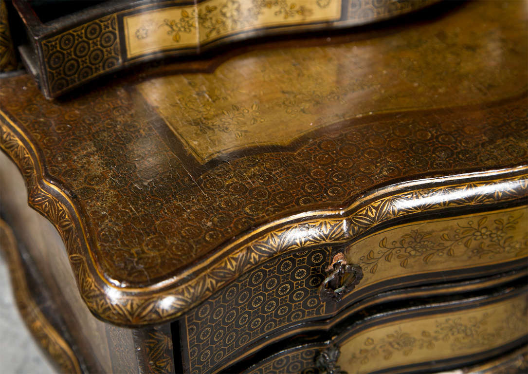 Chinoiserie Attractive 19th Century Oriental Vanity Table Mirror